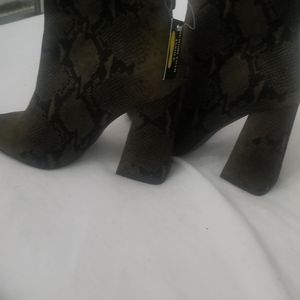 Ankle boots